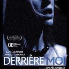 Derrière moi