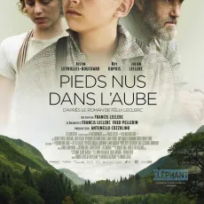Pieds nus dans l'aube