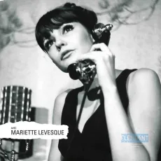 Manette: la folle et les dieux de carton